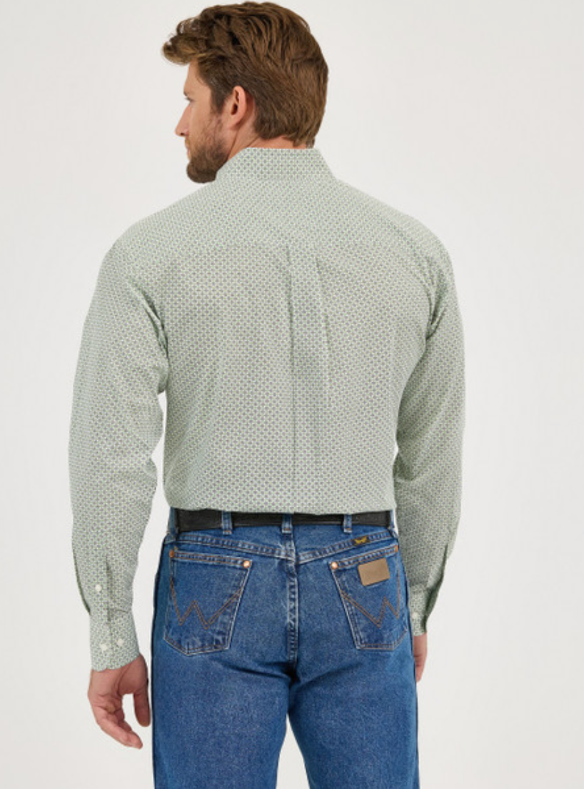Wrangler Men's Green Printed Long Sleeve Shirt.