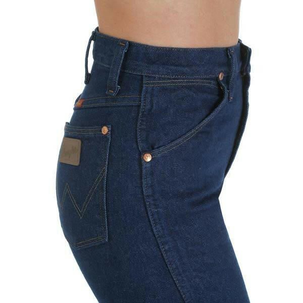Wrangler Women's Cowboy Cut Slim Fit Jean.