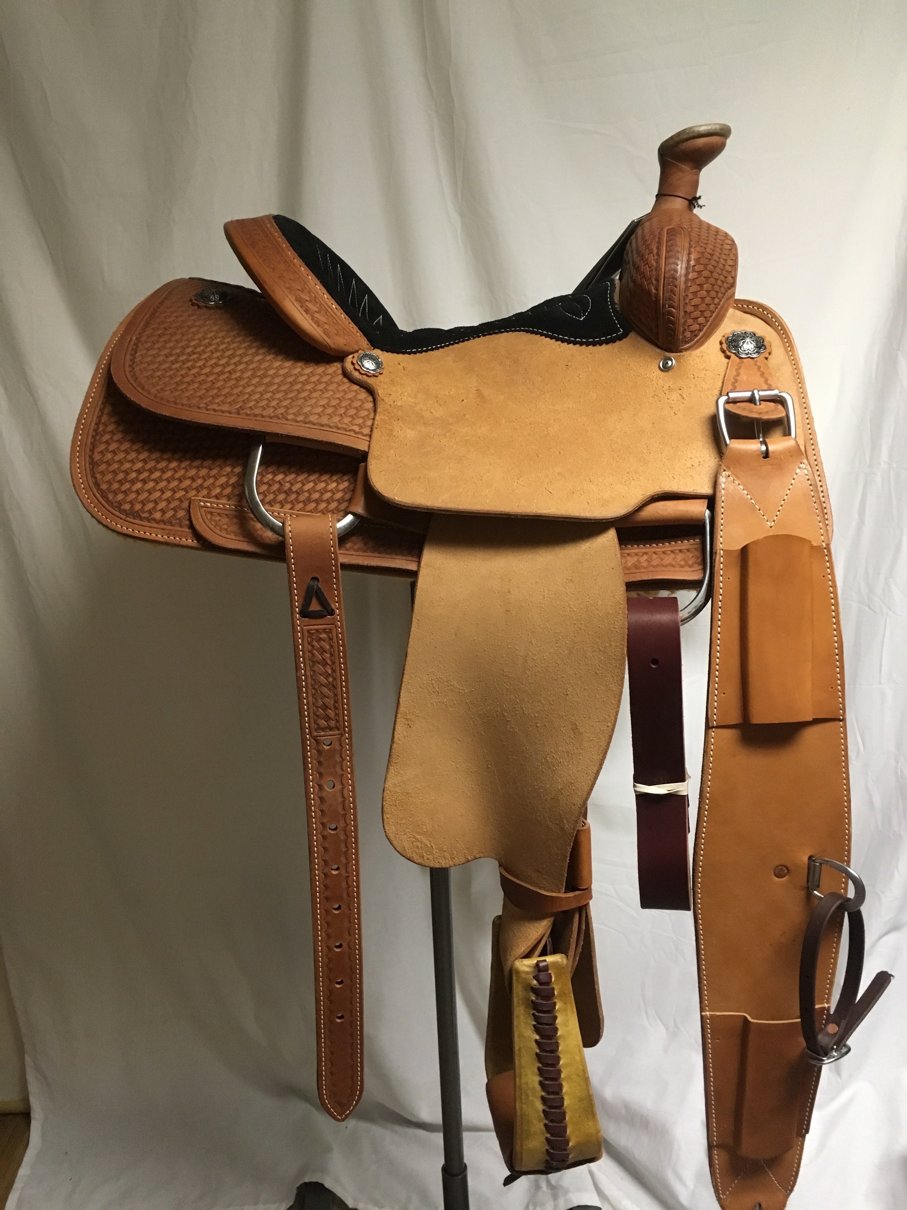 HIGH HORSE 1/2 BASKET STAMP ROPER 6413-2404.